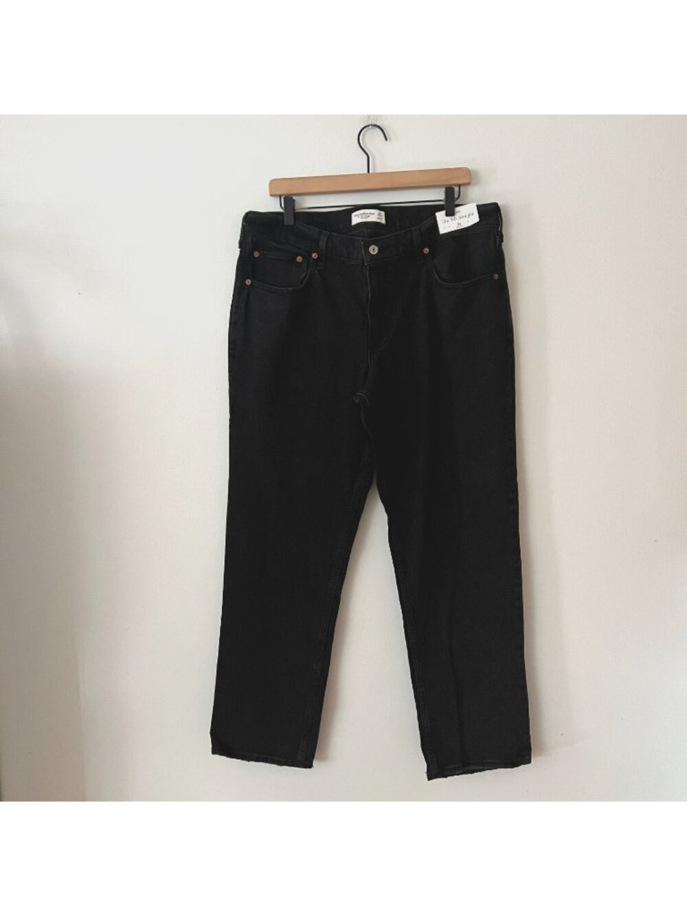NWT Abercrombie & Fitch 90s Straight Mid-Rise Jeans Black Women's Size 32